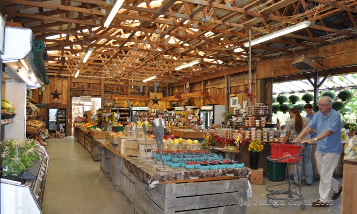 Pete's Produce, Interior
