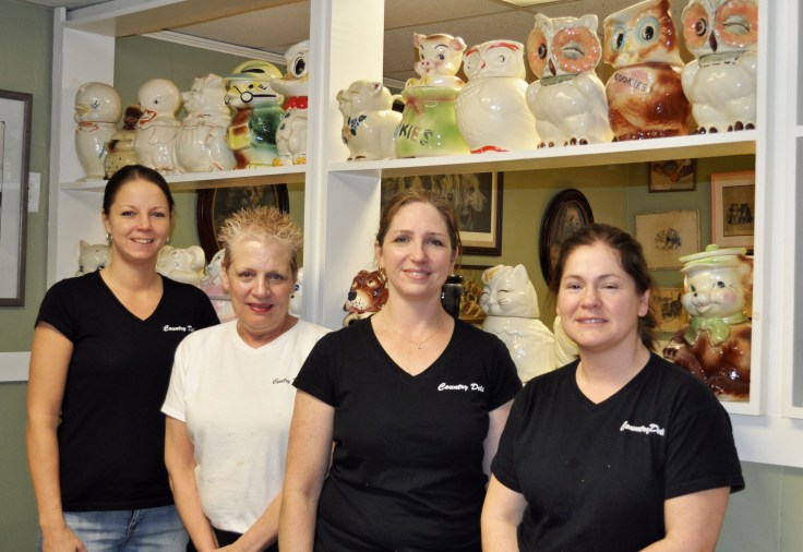 Country Deli waitresses